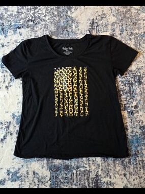 💥💥5 For $25💥💥 Black Tee with Leopard Flag Graphic